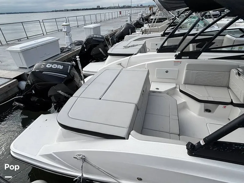 Slide: The Image of Sea Ray SPX 230 OB 2025 - 16108739