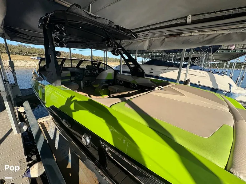 Slide: The Image of Malibu Wakesetter 23 LSV 2017 - 16078894