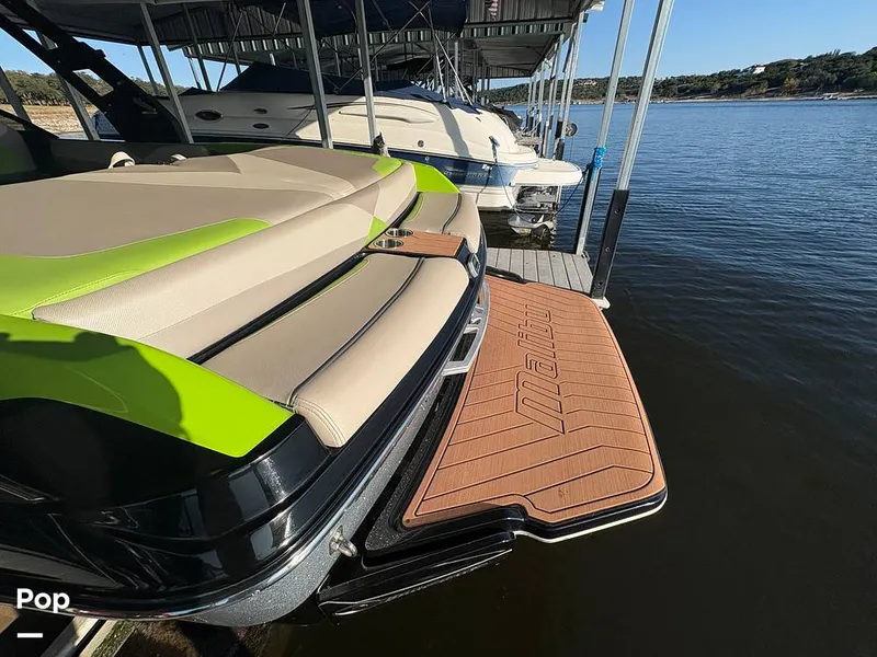 Slide: The Image of Stern Sun Pad/beverage Holders/swim Platform - 16078895