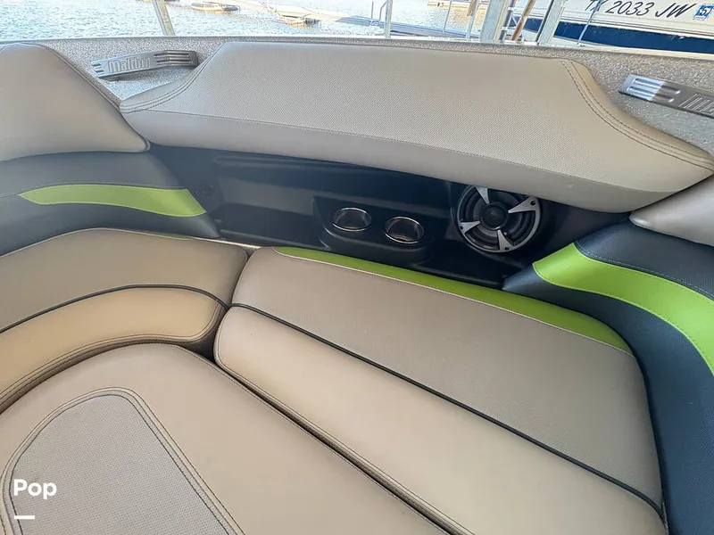 Slide: The Image of Speakers/beverage Holders - 16078914