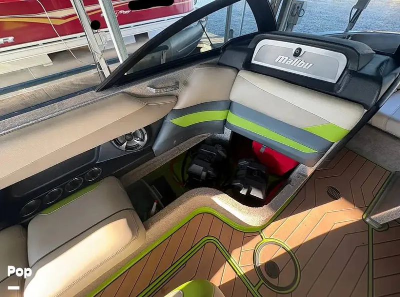 Slide: The Image of Passenger Seating With Storage - 16087763