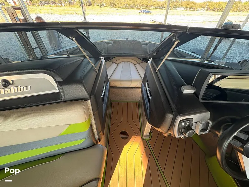 Slide: The Image of Walk Through Windshield - 16078919