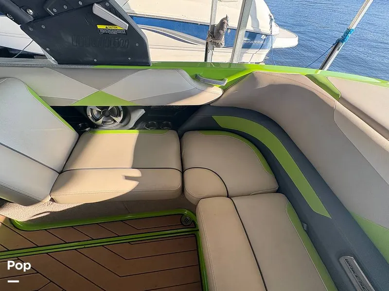 Slide: The Image of Passenger Seating With Storage - 16078923