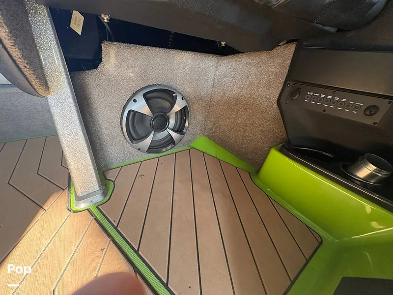 Slide: The Image of Speakers - 16078926