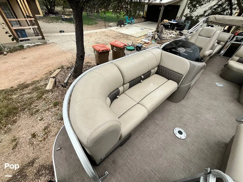 Slide: The Image of Sun Tracker Party Barge 22DLX 2020 - 16090831