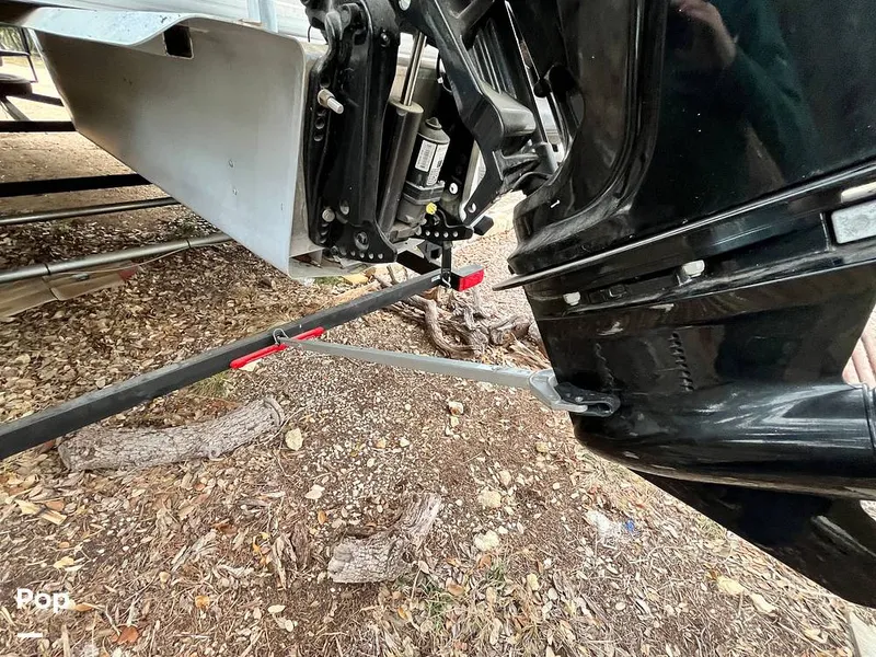 Slide: The Image of Sun Tracker Party Barge 22DLX 2020 - 16090742