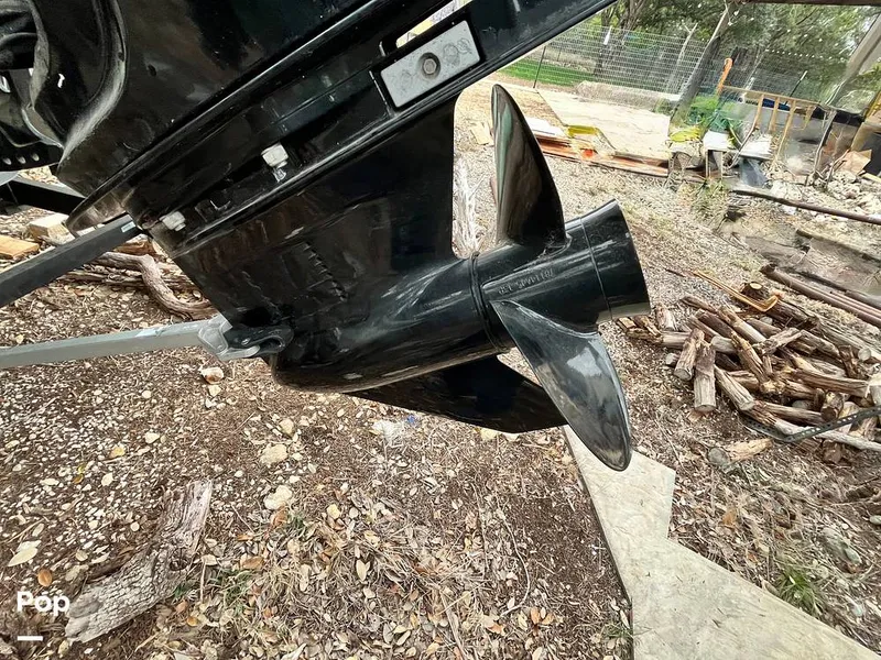 Slide: The Image of Sun Tracker Party Barge 22DLX 2020 - 16090743