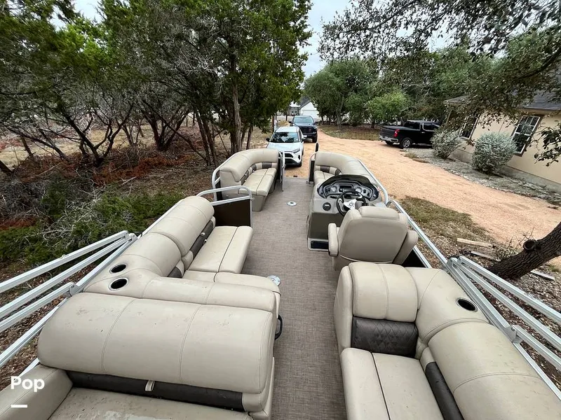 Slide: The Image of Sun Tracker Party Barge 22DLX 2020 - 16090820