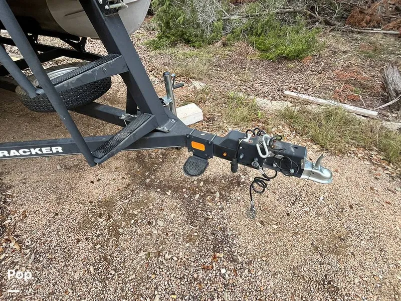 Slide: The Image of Sun Tracker Party Barge 22DLX 2020 - 16090786