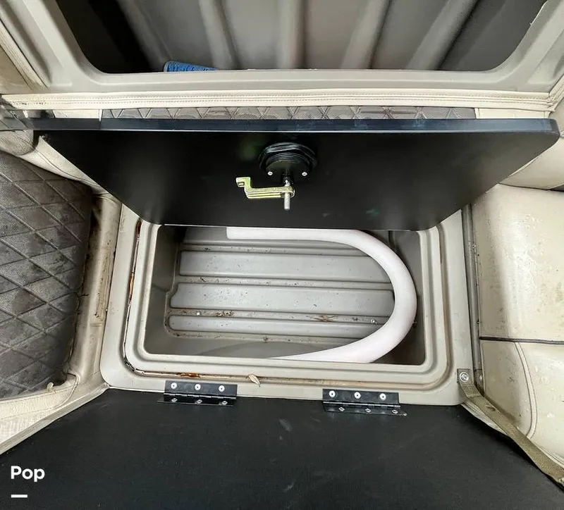 Slide: The Image of Sun Tracker Party Barge 22DLX 2020 - 16090799