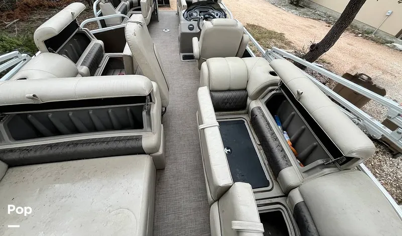 Slide: The Image of Sun Tracker Party Barge 22DLX 2020 - 16090801