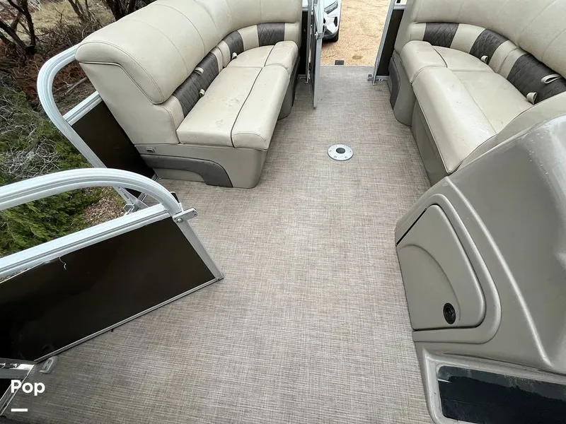 Slide: The Image of Sun Tracker Party Barge 22DLX 2020 - 16090809