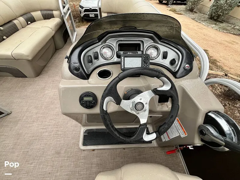 Slide: The Image of Sun Tracker Party Barge 22DLX 2020 - 16090823