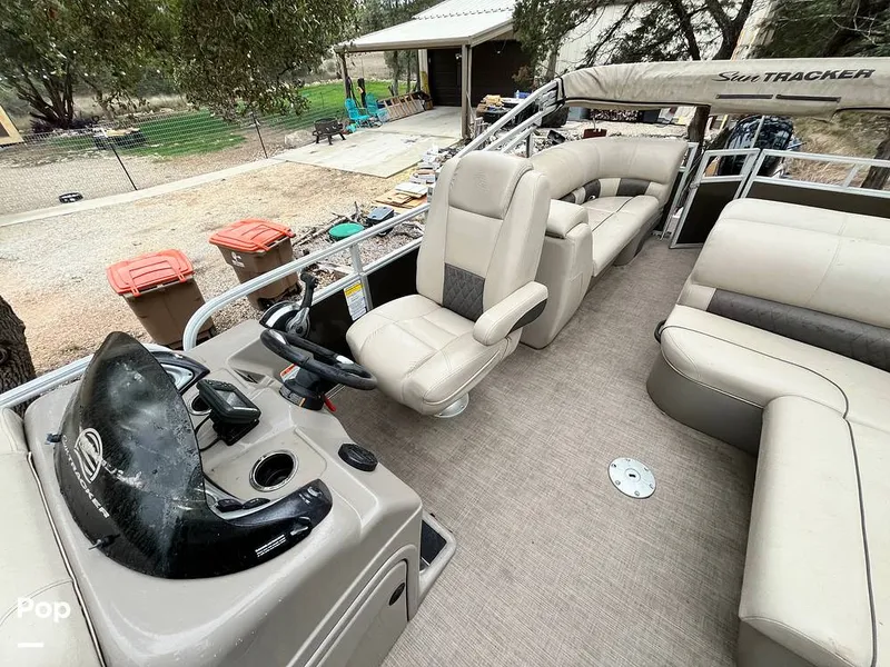 Slide: The Image of Sun Tracker Party Barge 22DLX 2020 - 16090828