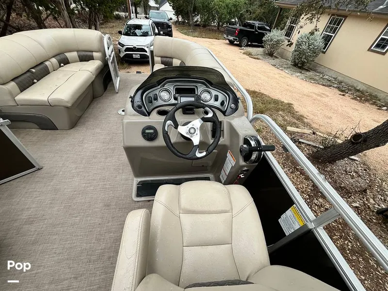 Slide: The Image of Sun Tracker Party Barge 22DLX RF Option 2020 - 16090822