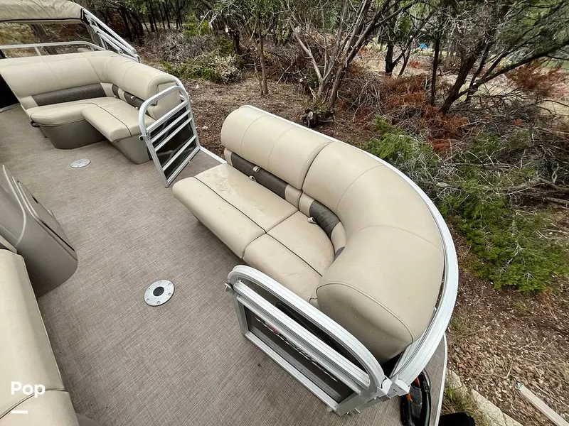 Slide: The Image of Sun Tracker Party Barge 22DLX RF Option 2020 - 16090832