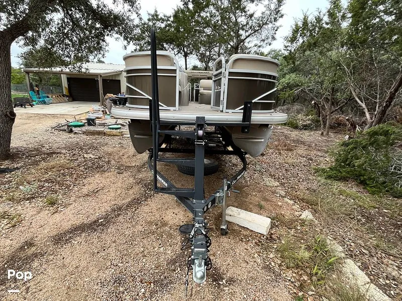 Slide: The Image of Sun Tracker Party Barge 22DLX RF Option 2020 - 16090752