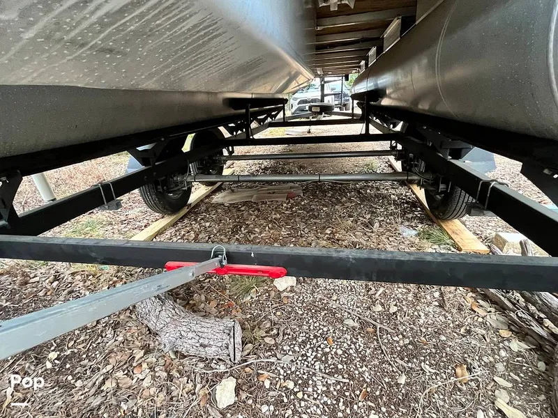 Slide: The Image of Sun Tracker Party Barge 22DLX RF Option 2020 - 16090776