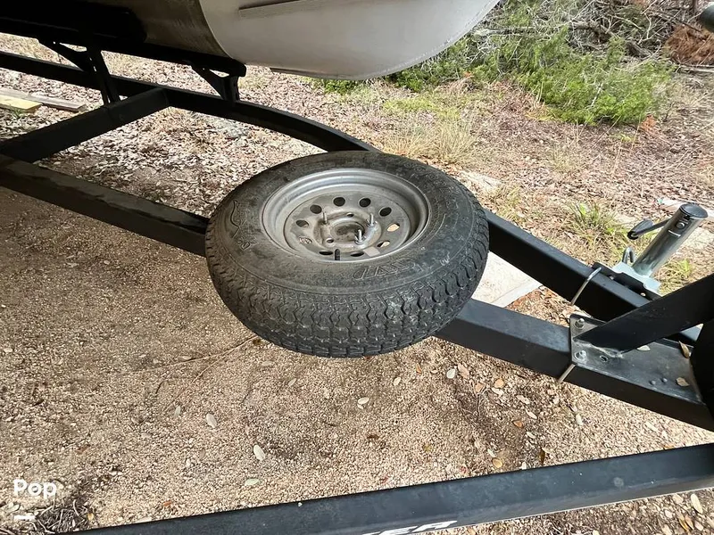 Slide: The Image of Sun Tracker Party Barge 22DLX RF Option 2020 - 16090785