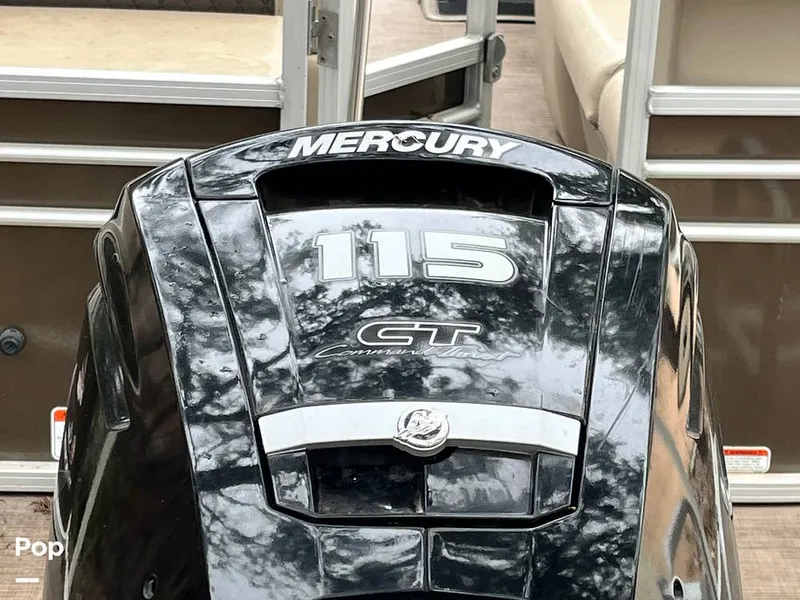 Slide: The Image of Sun Tracker Party Barge 22DLX RF Option 2020 - 16090792