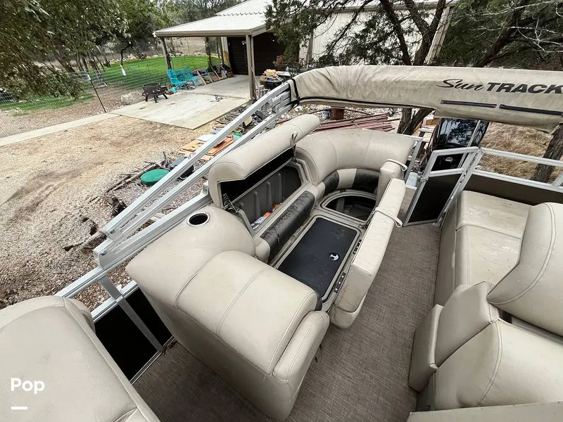 Slide: The Image of Sun Tracker Party Barge 22DLX RF Option 2020 - 16090803