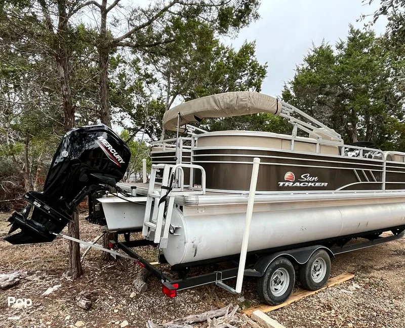 Slide: The Image of 115HP Mercury - 16090736