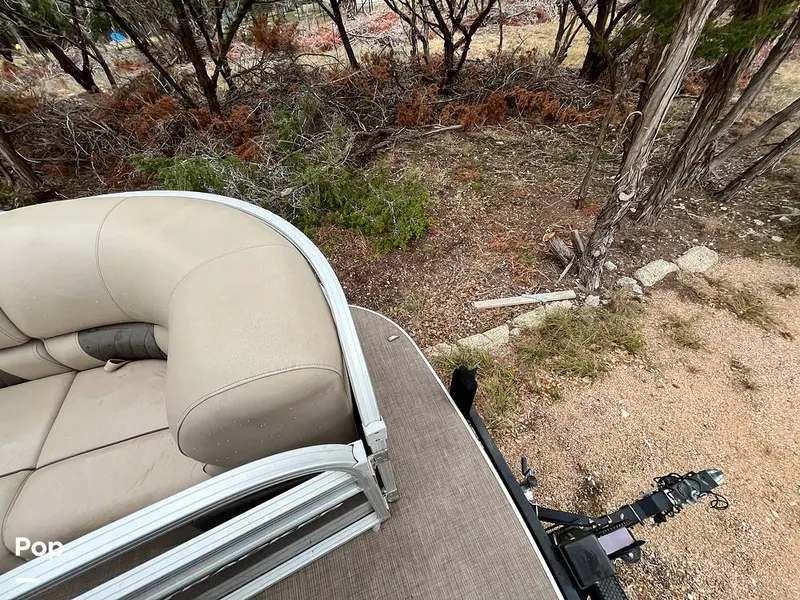 Slide: The Image of Sun Tracker Party Barge 22DLX RF Option 2020 - 16090812