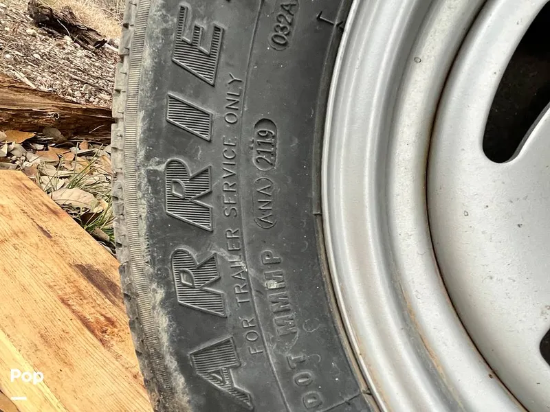 Slide: The Image of Sun Tracker Party Barge 22DLX RF Option 2020 - 16090765