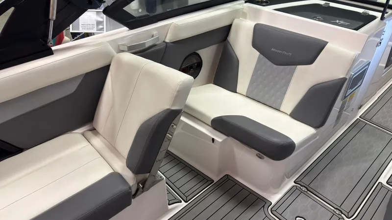 Slide: The Image of Mastercraft XT25 2024 - 23