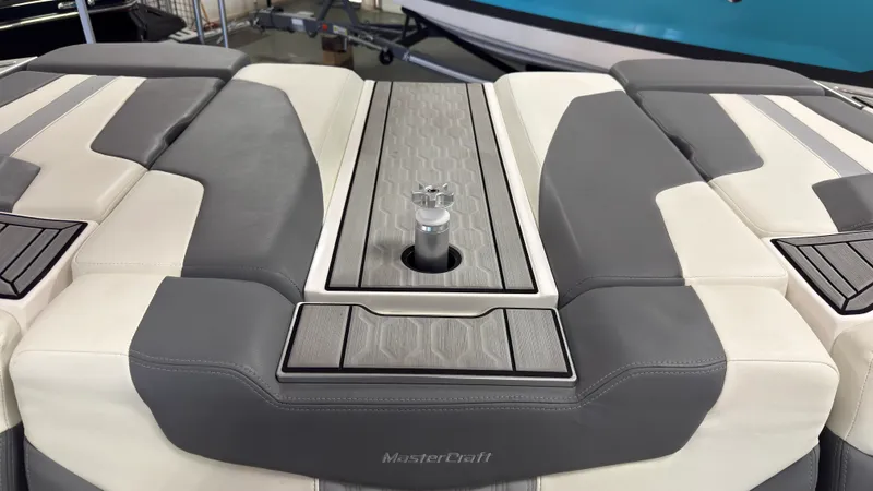 Slide: The Image of Mastercraft XT25 2024 - 9