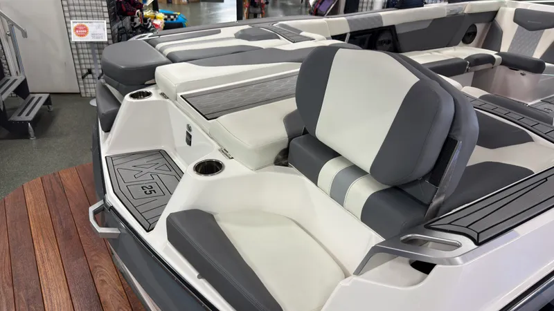 Slide: The Image of Mastercraft XT25 2024 - 3