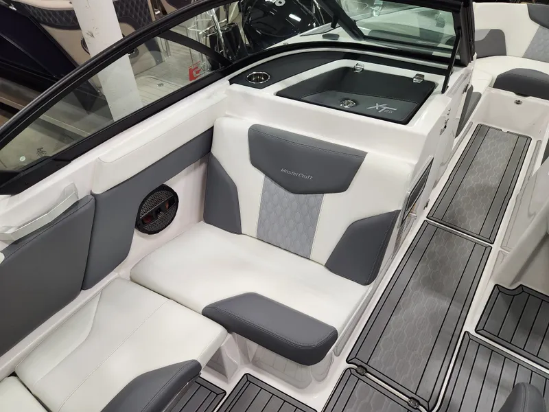 Slide: The Image of Mastercraft XT25 2024 - 5