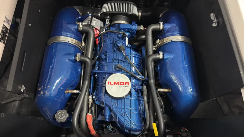 Slide: The Image of Mastercraft XT25 2024 - 7