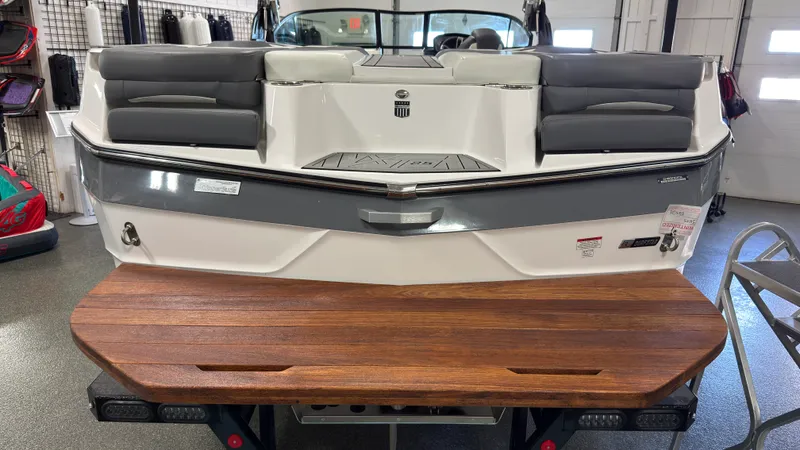 Slide: The Image of Mastercraft XT25 2024 - 2