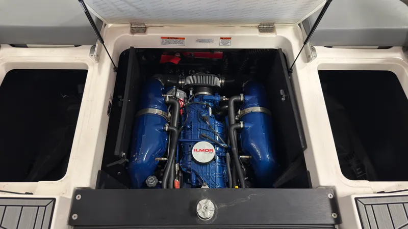 Slide: The Image of Mastercraft XT25 2024 - 6