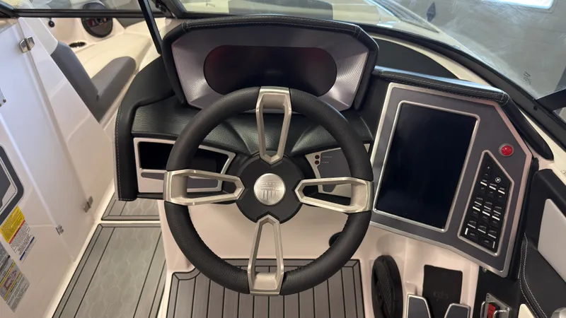 Slide: The Image of Mastercraft XT25 2024 - 29