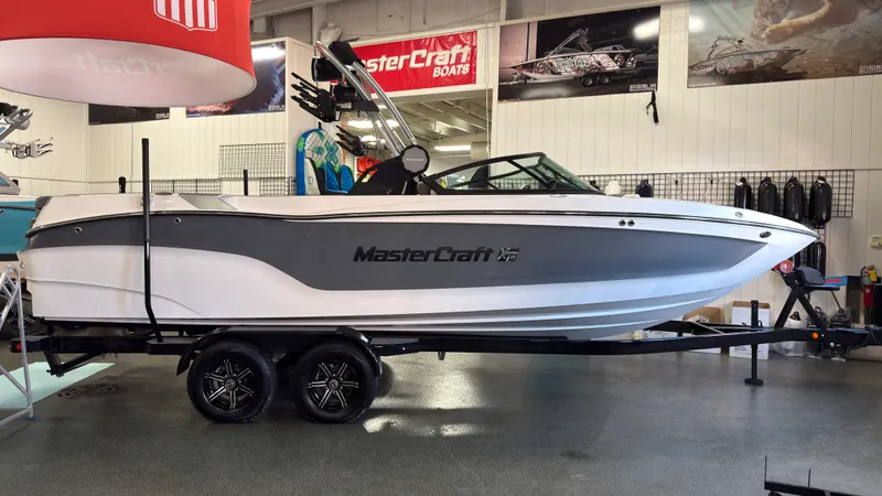 Slide: The Image of Mastercraft XT25 2024 - 1