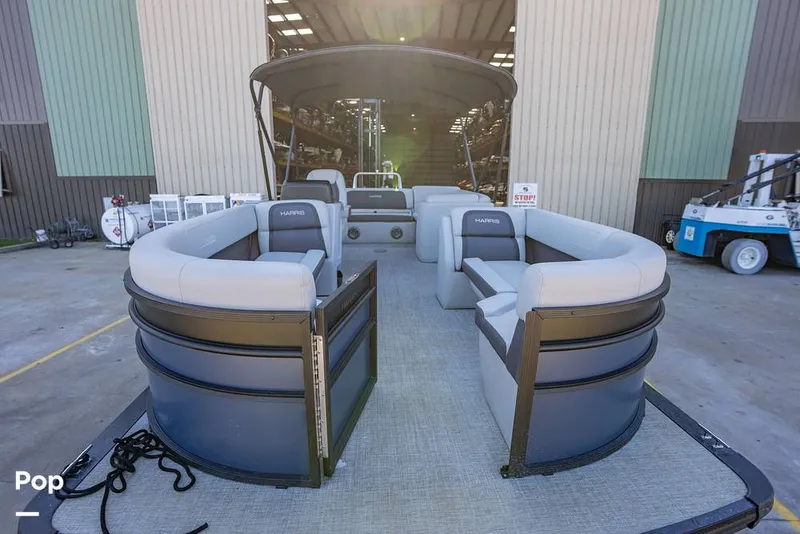 Slide: The Image of Harris 230 CR 2024 - 16080180