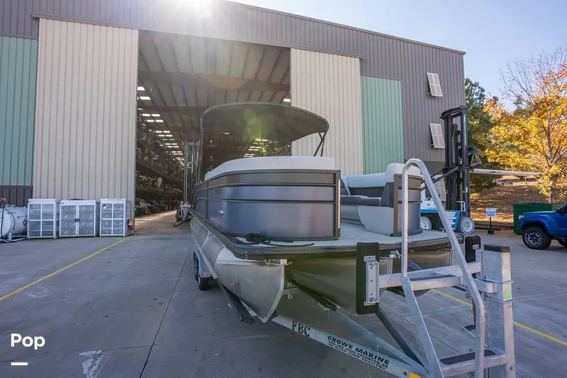 Slide: The Image of Harris 230 CR 2024 - 16080178