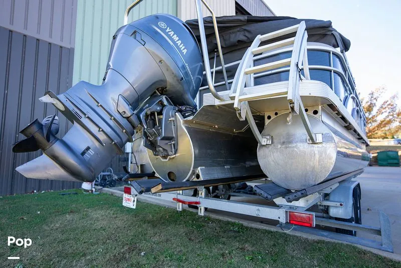 Slide: The Image of Bennington S22 2023 - 16080140