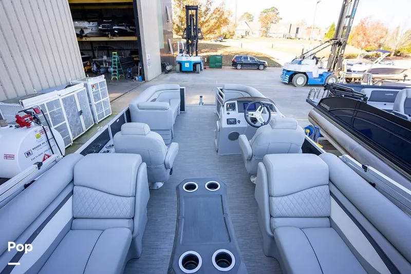 Slide: The Image of Bennington S22 2023 - 16080142