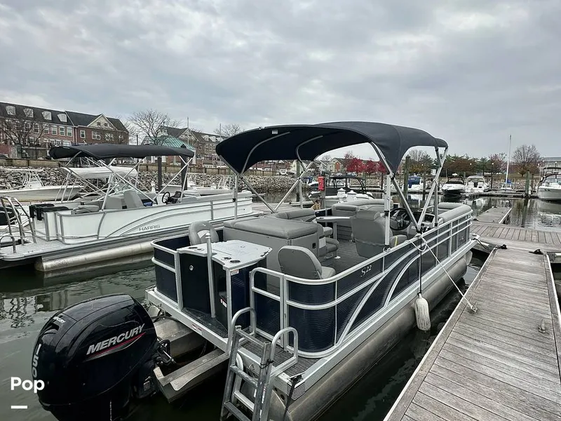 Slide: The Image of Bennington S22 2024 - 16073954