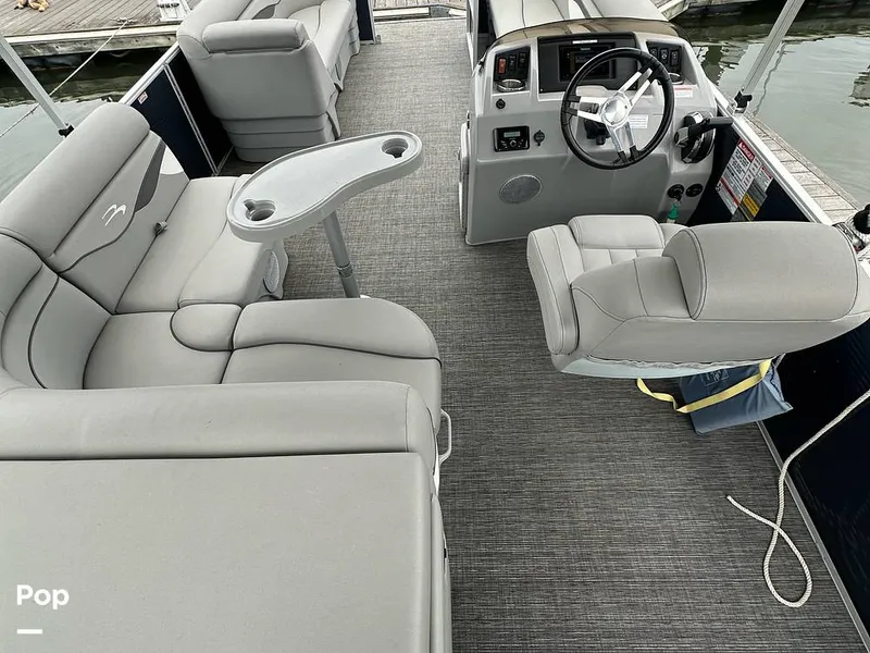 Slide: The Image of Bennington S22 2024 - 16073957