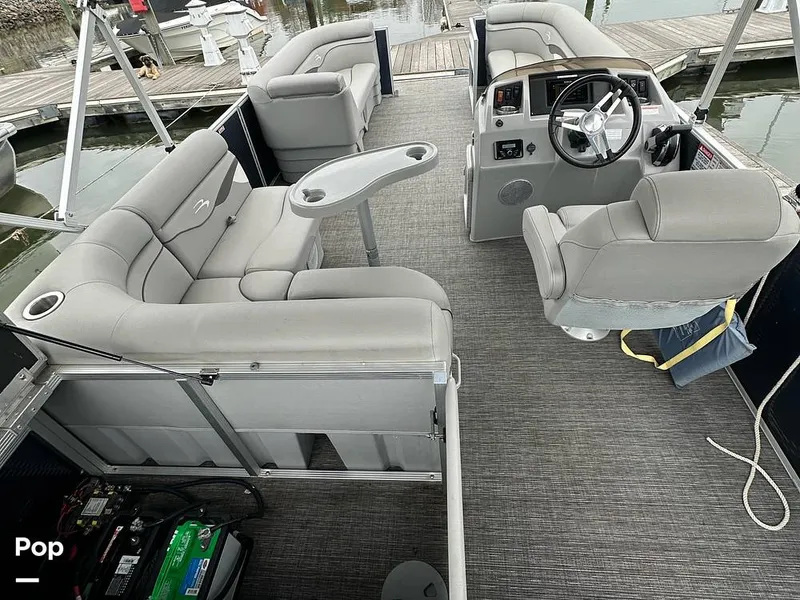 Slide: The Image of Bennington S22 2024 - 16073958