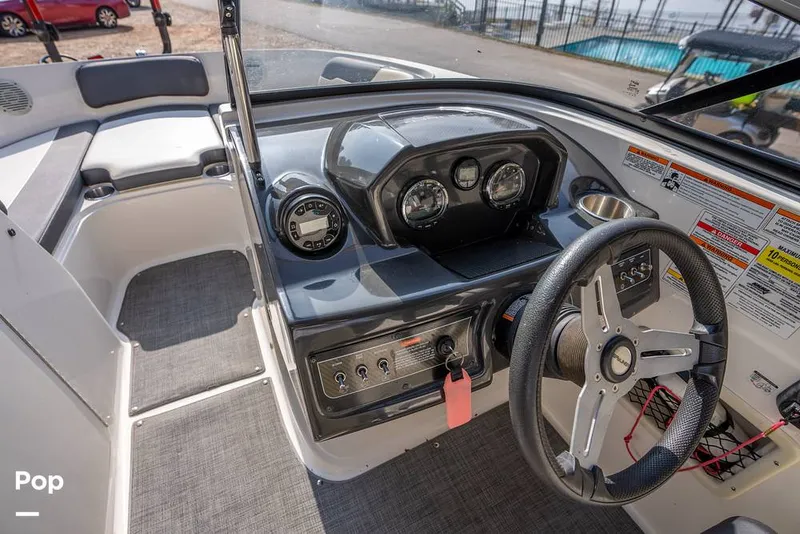 Slide: The Image of Bayliner VR6 2021 - 16079889