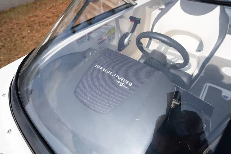 Slide: The Image of Bayliner VR6 2021 - 16079892
