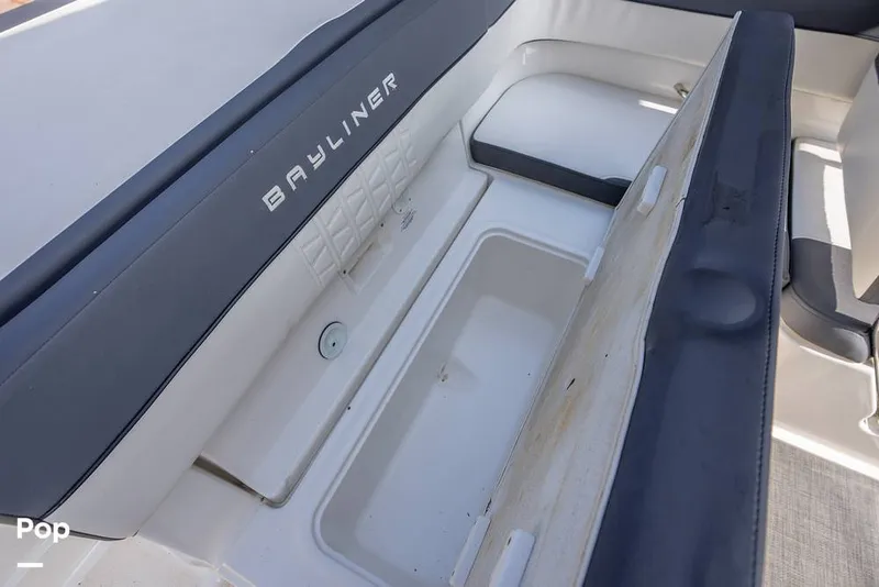 Slide: The Image of Bayliner VR6 2021 - 16079895