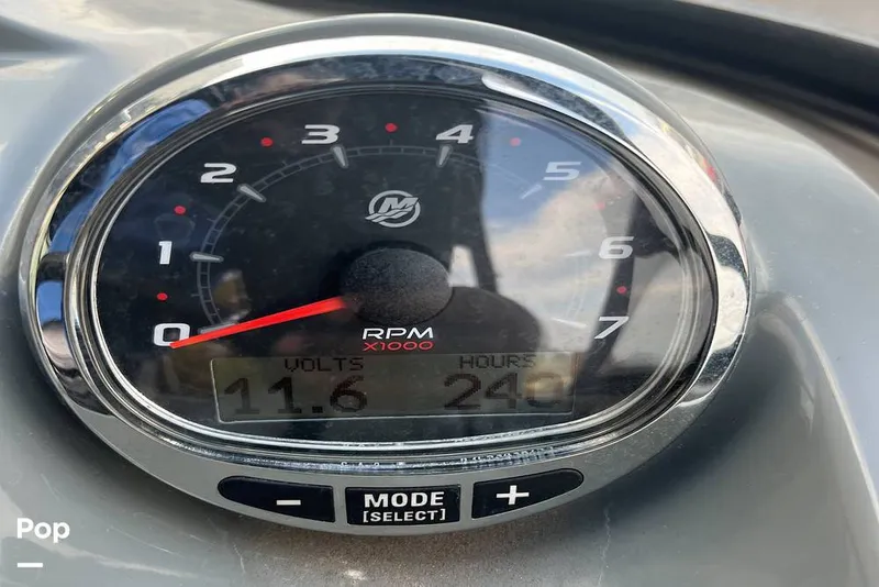 Slide: The Image of Bayliner VR6 2021 - 16079900