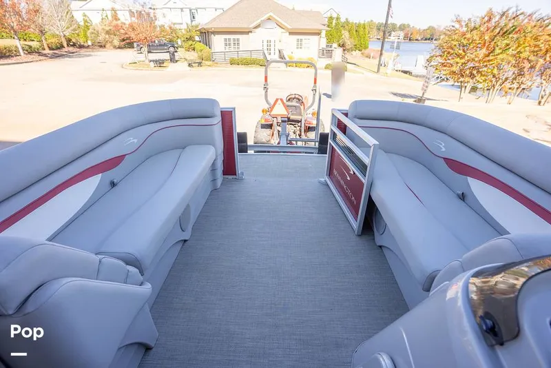 Slide: The Image of Bennington S22 2023 - 16080058