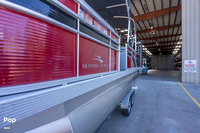 Slide: The Image of Bennington S22 2023 - 16080047